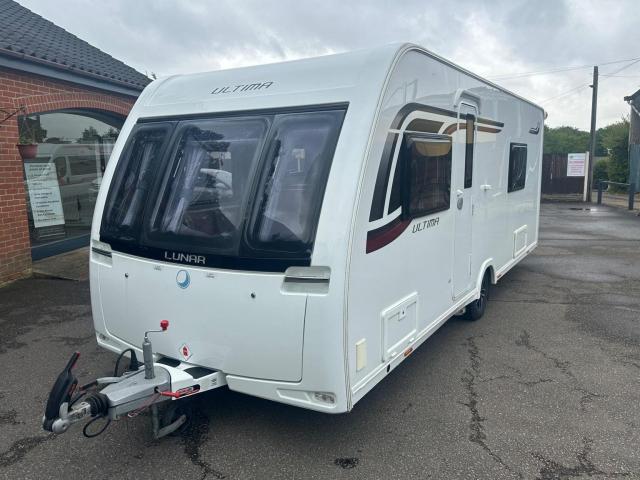 LUNAR  Ultima 570 4 Berth