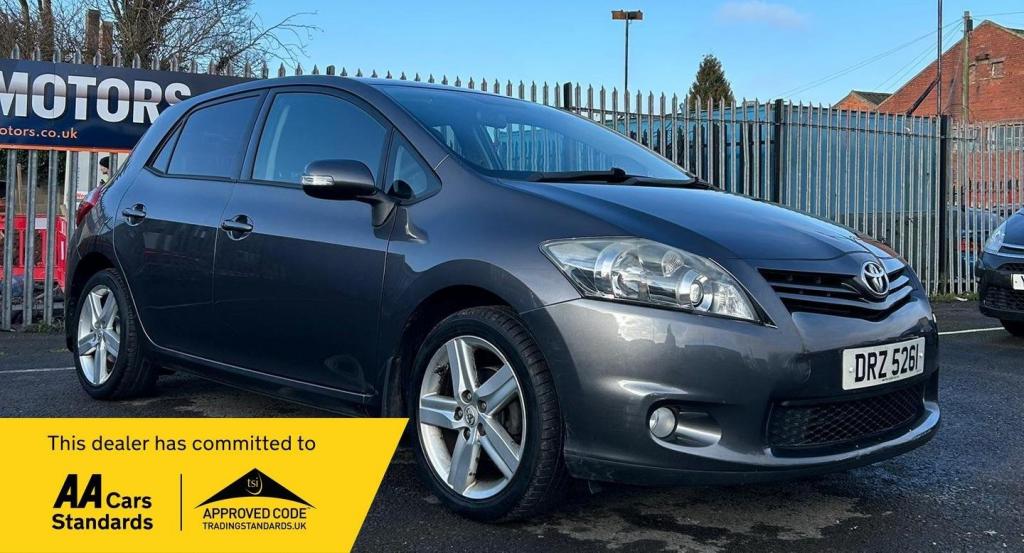 TOYOTA AURIS 1.6 V-Matic SR Euro 5 5dr