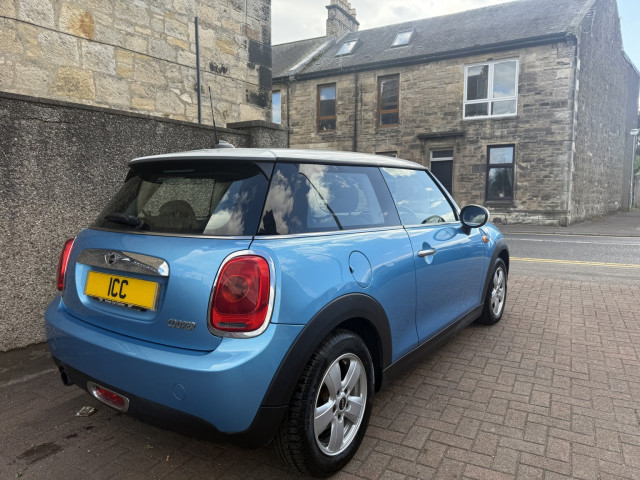 MINI HATCH