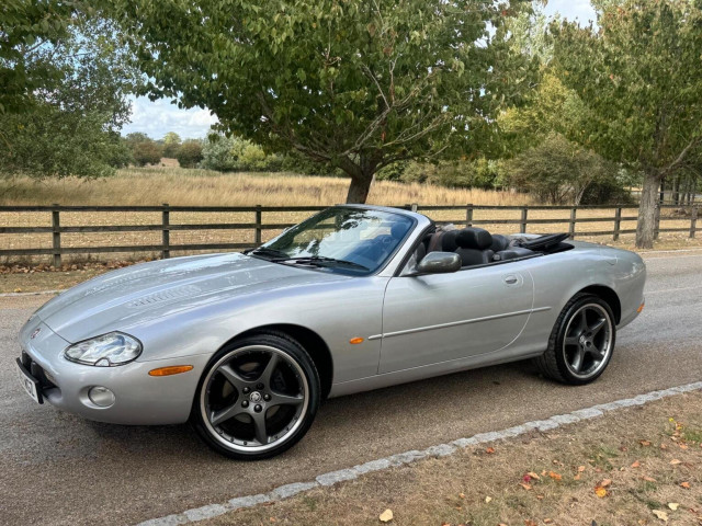 JAGUAR XKR