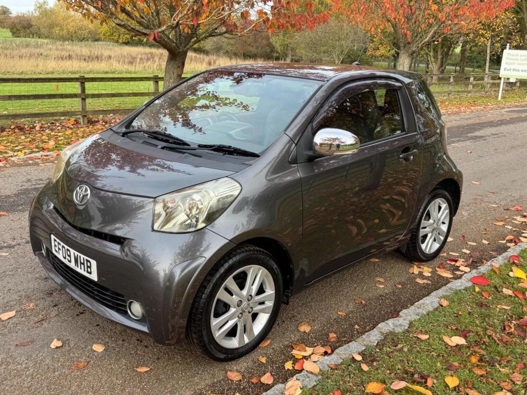 TOYOTA IQ