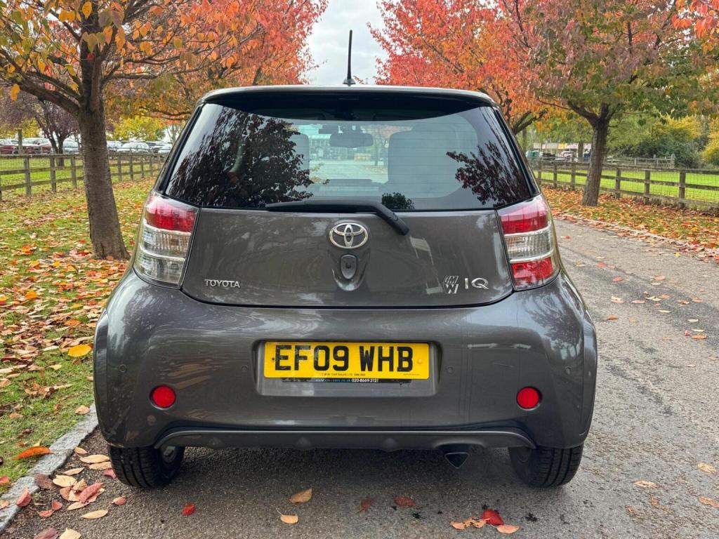 TOYOTA IQ
