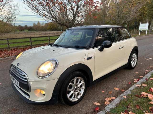 MINI HATCH