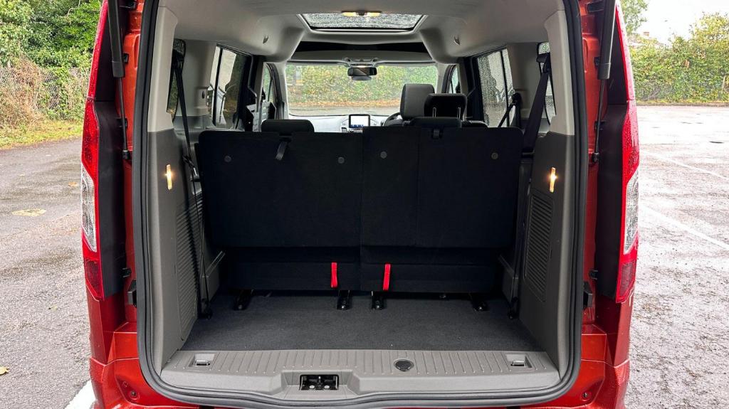 FORD GRAND TOURNEO CONNECT