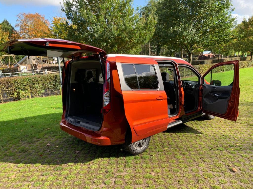 FORD GRAND TOURNEO CONNECT