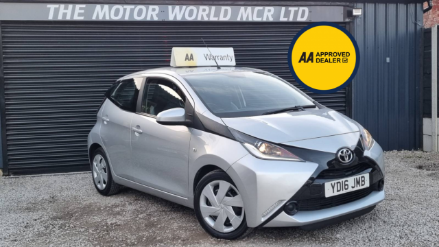 TOYOTA AYGO 1.0 VVT-i x-play