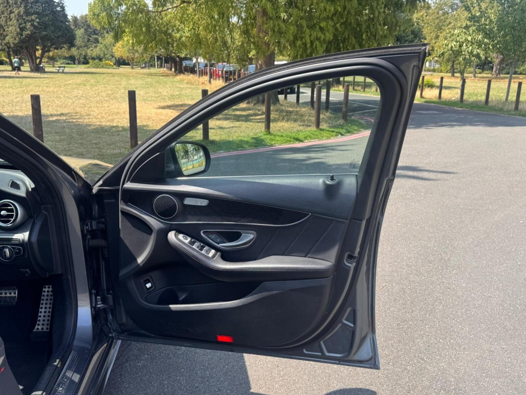 MERCEDES-BENZ C CLASS