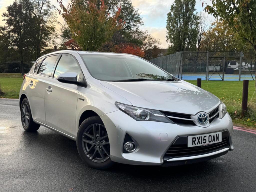 TOYOTA AURIS