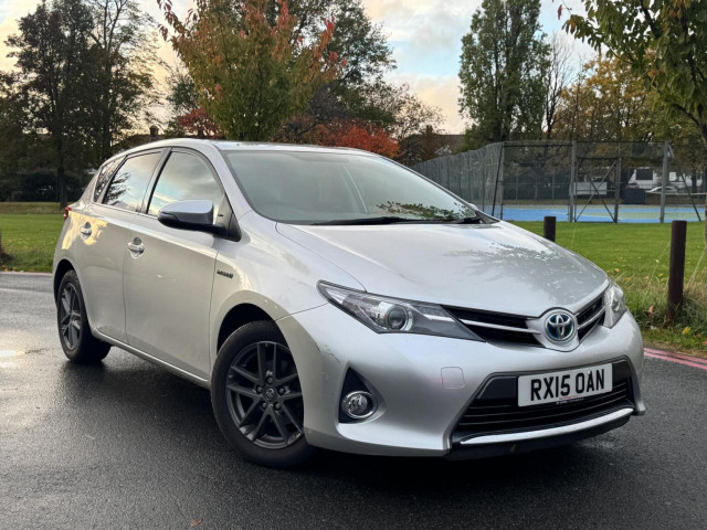TOYOTA AURIS