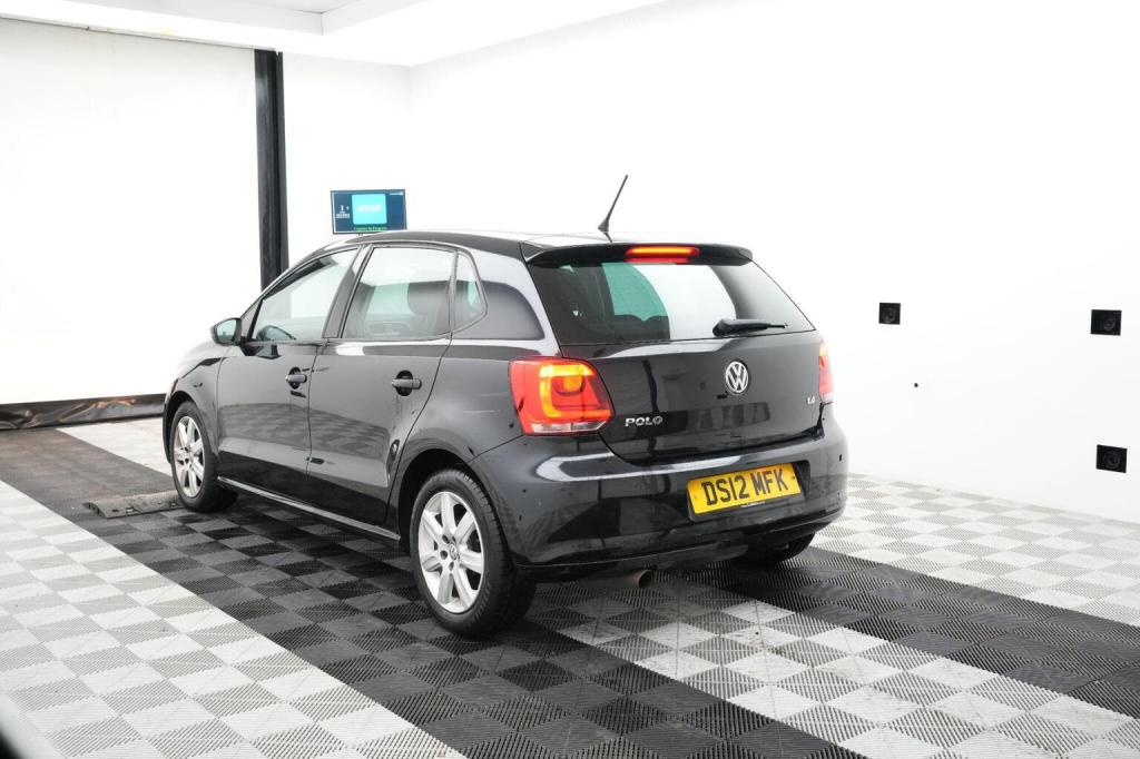 VOLKSWAGEN POLO