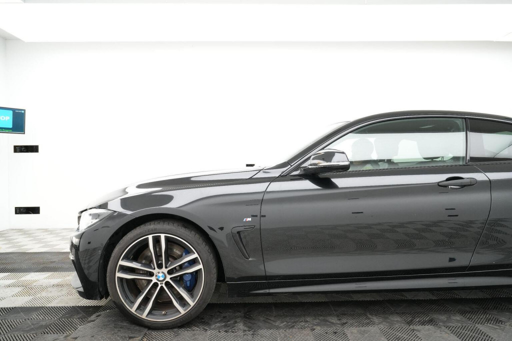 BMW 4 SERIES