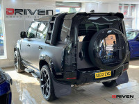 LAND ROVER DEFENDER 110