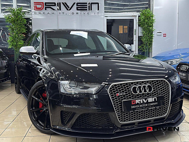 AUDI RS4 AVANT