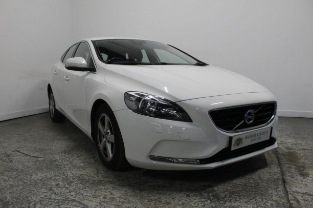 VOLVO V40 2.0 D2 SE Nav Auto Euro 6 (s/s) 5dr (2016/16)