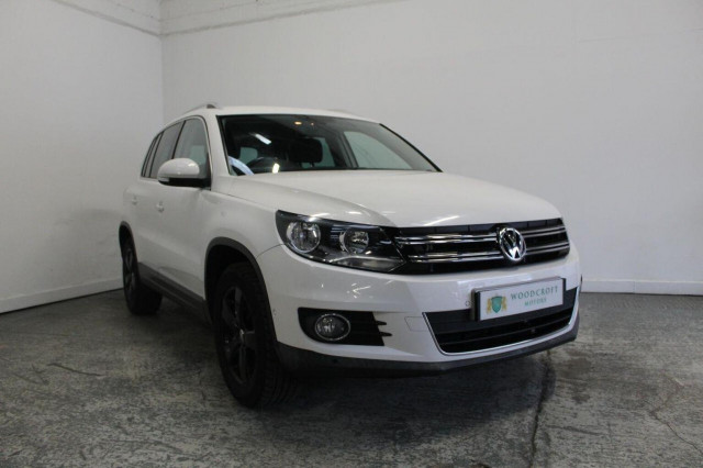 VOLKSWAGEN TIGUAN 2.0 TDI BlueMotion Tech SE 4WD Euro 5 (s/s) 5dr (2012/12)