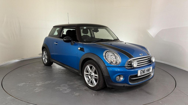 MINI HATCH