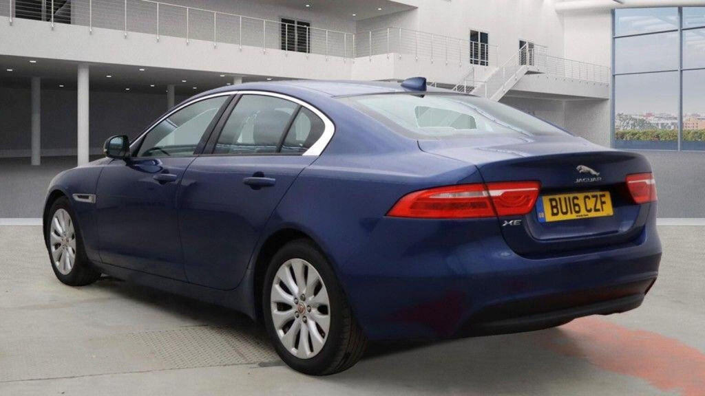 JAGUAR XE
