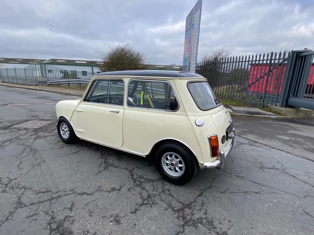 AUSTIN MINI
