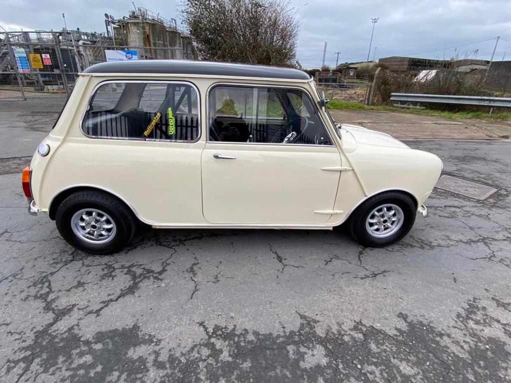 AUSTIN MINI