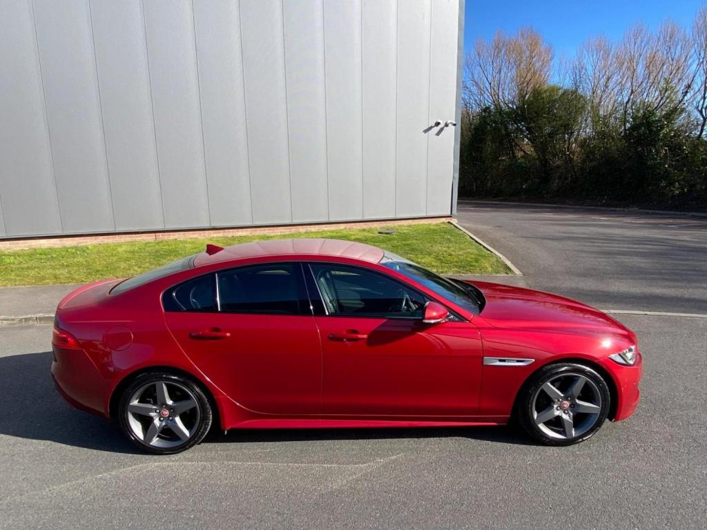 JAGUAR XE