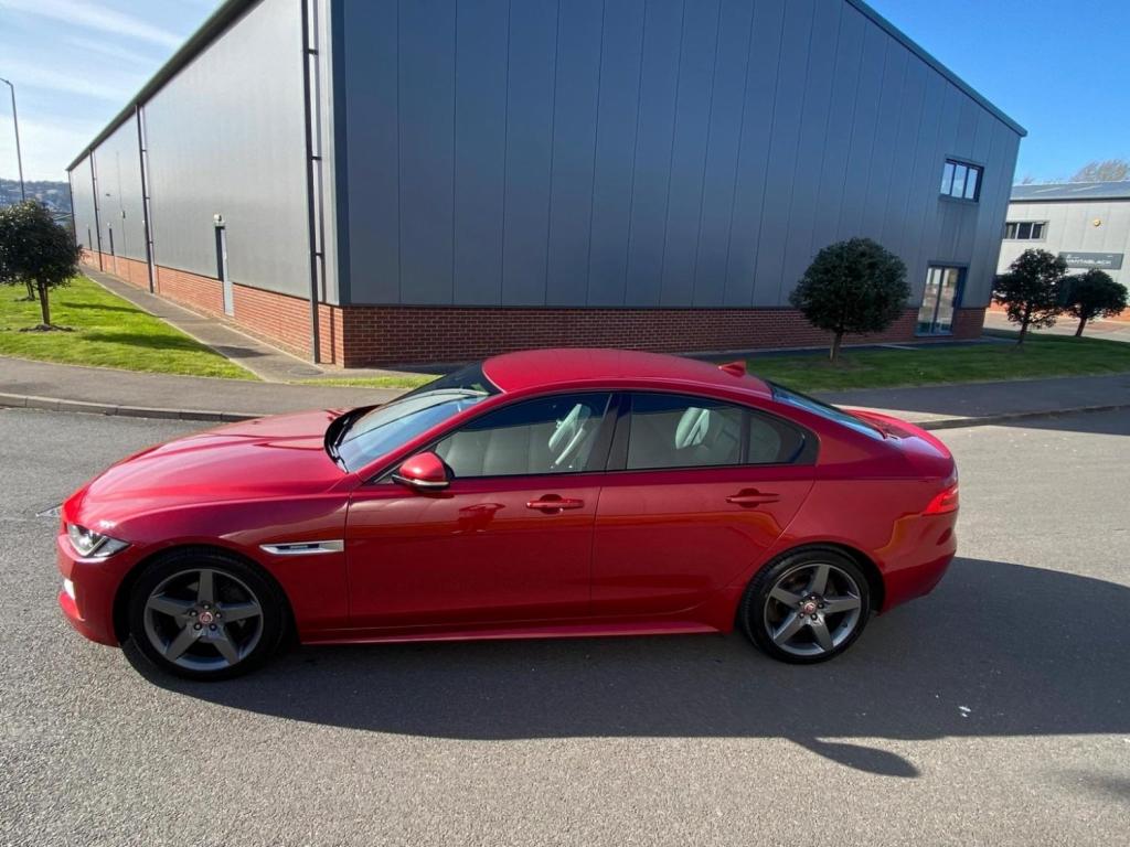 JAGUAR XE