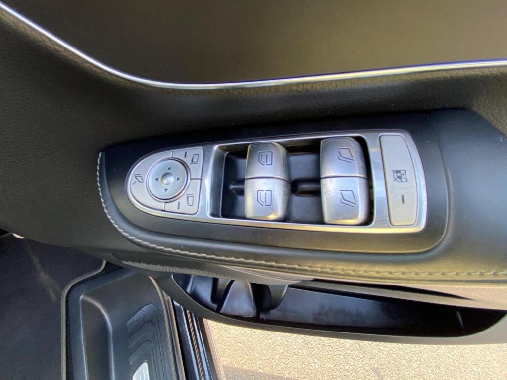 MERCEDES-BENZ V CLASS