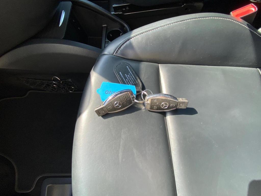 MERCEDES-BENZ V CLASS