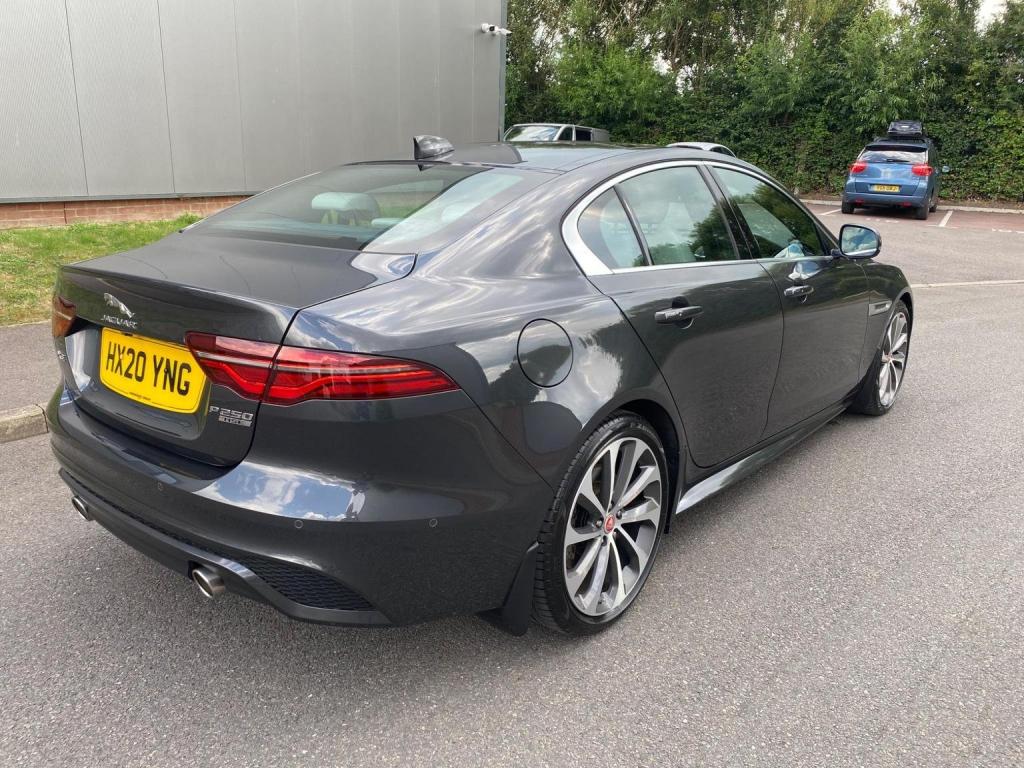 JAGUAR XE