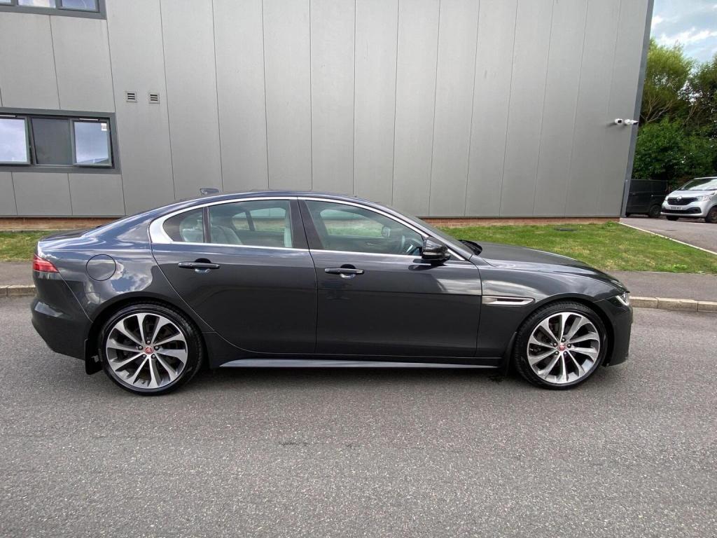 JAGUAR XE