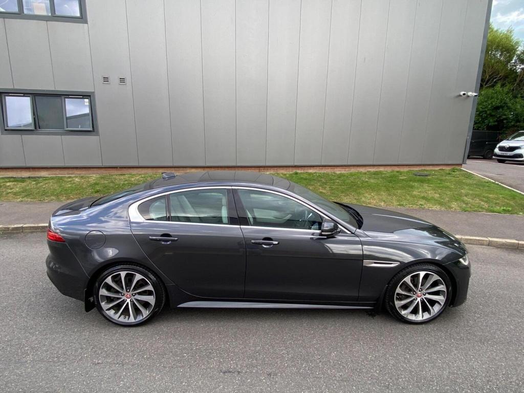 JAGUAR XE
