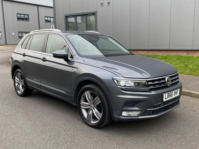 VOLKSWAGEN TIGUAN