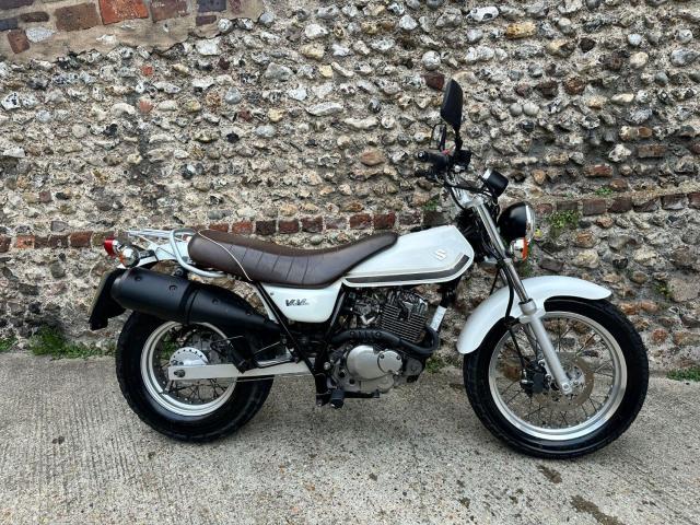 SUZUKI RV125 Vanvan