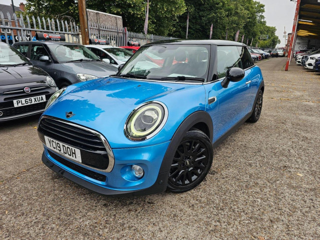 MINI HATCH
