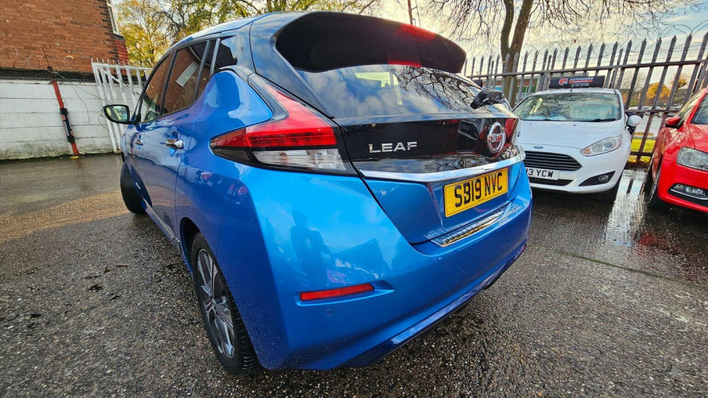 NISSAN LEAF