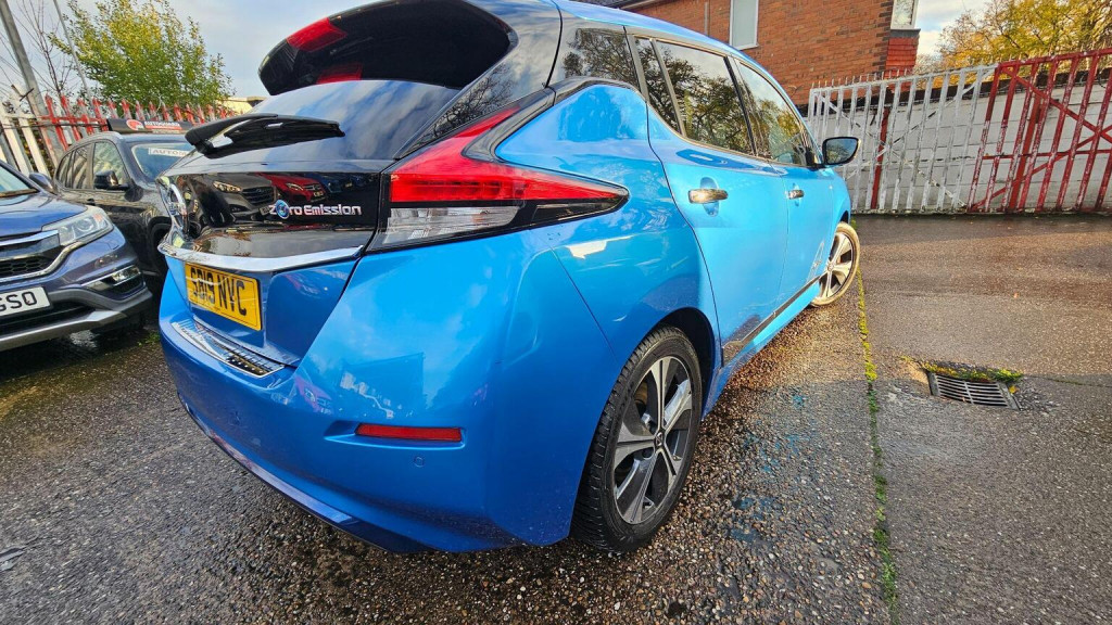 NISSAN LEAF