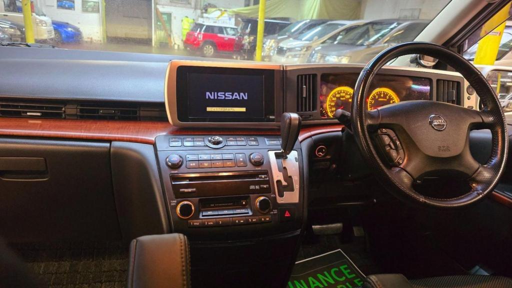 NISSAN ELGRAND