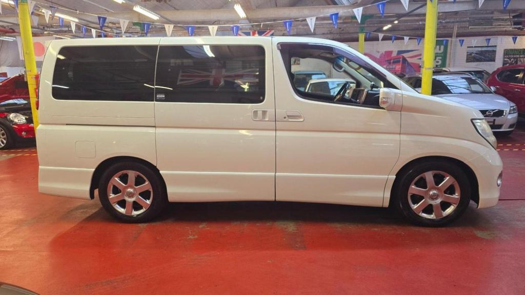 NISSAN ELGRAND
