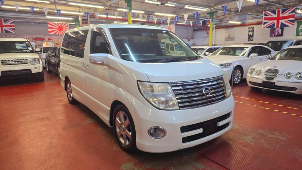NISSAN ELGRAND