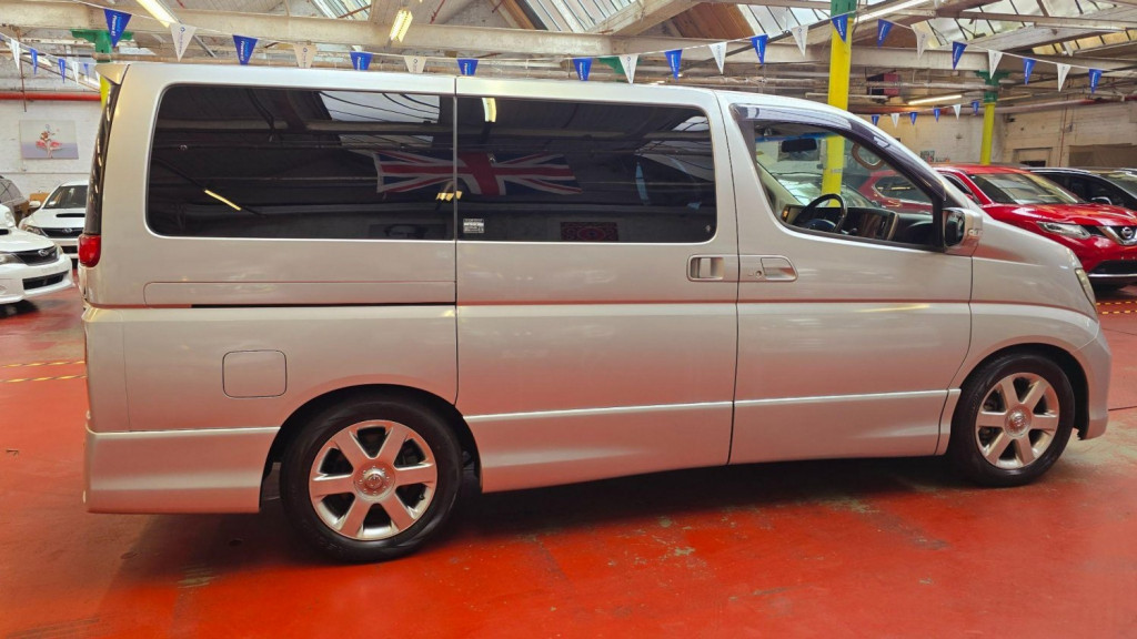 NISSAN ELGRAND