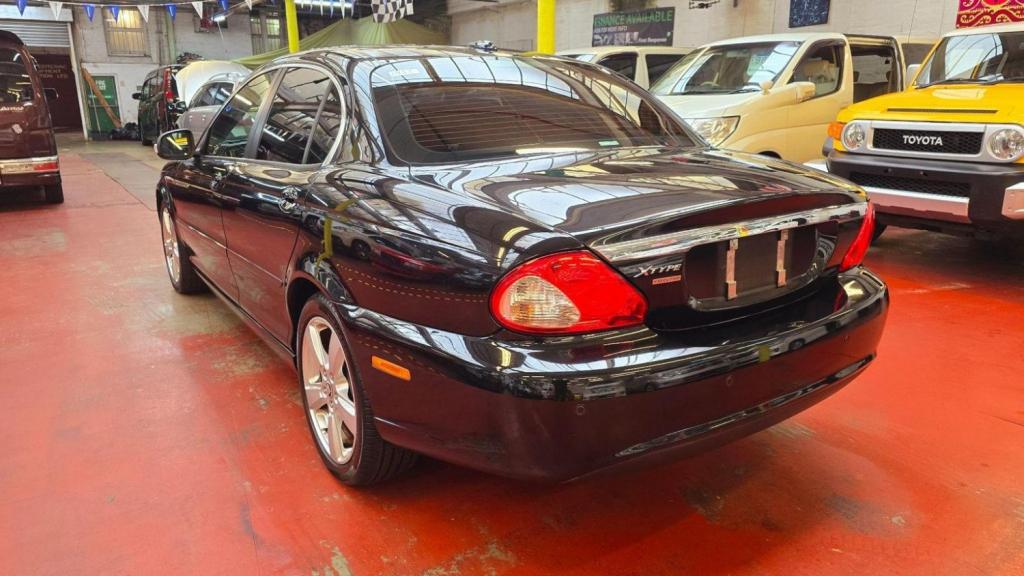 JAGUAR X-TYPE