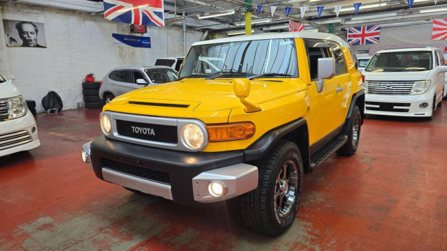 TOYOTA FJ CRUISER