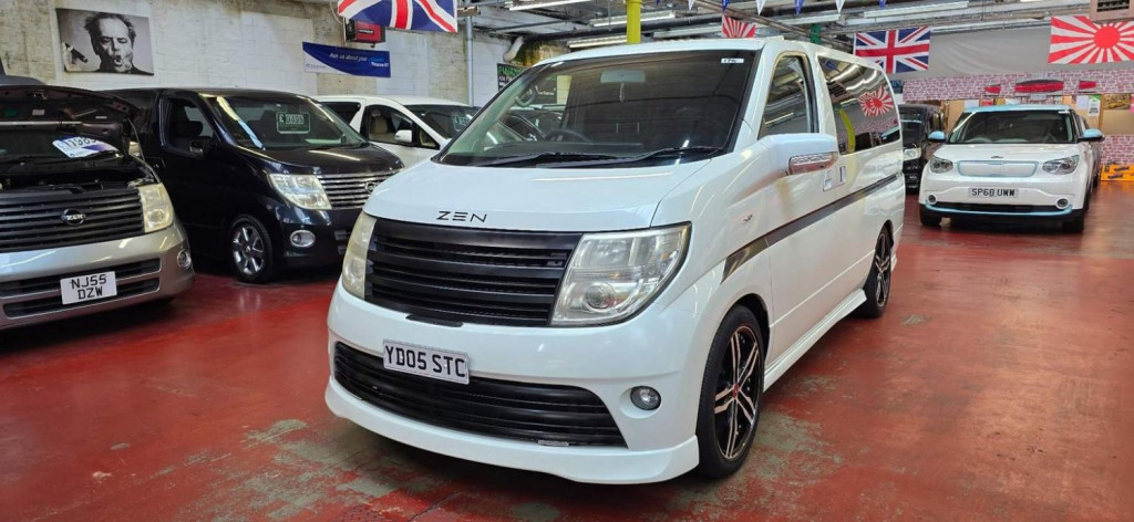 NISSAN ELGRAND