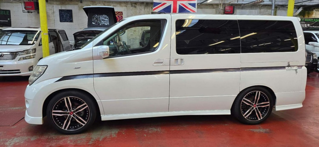 NISSAN ELGRAND