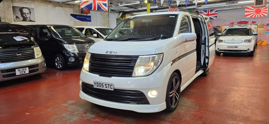 NISSAN ELGRAND