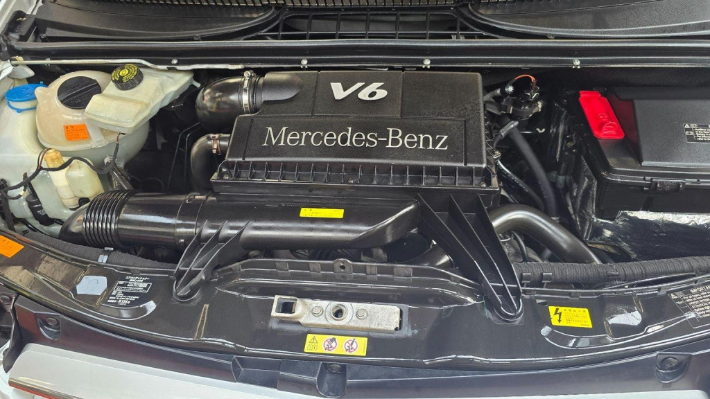 MERCEDES-BENZ V CLASS