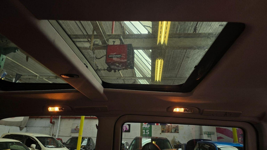 MERCEDES-BENZ V CLASS