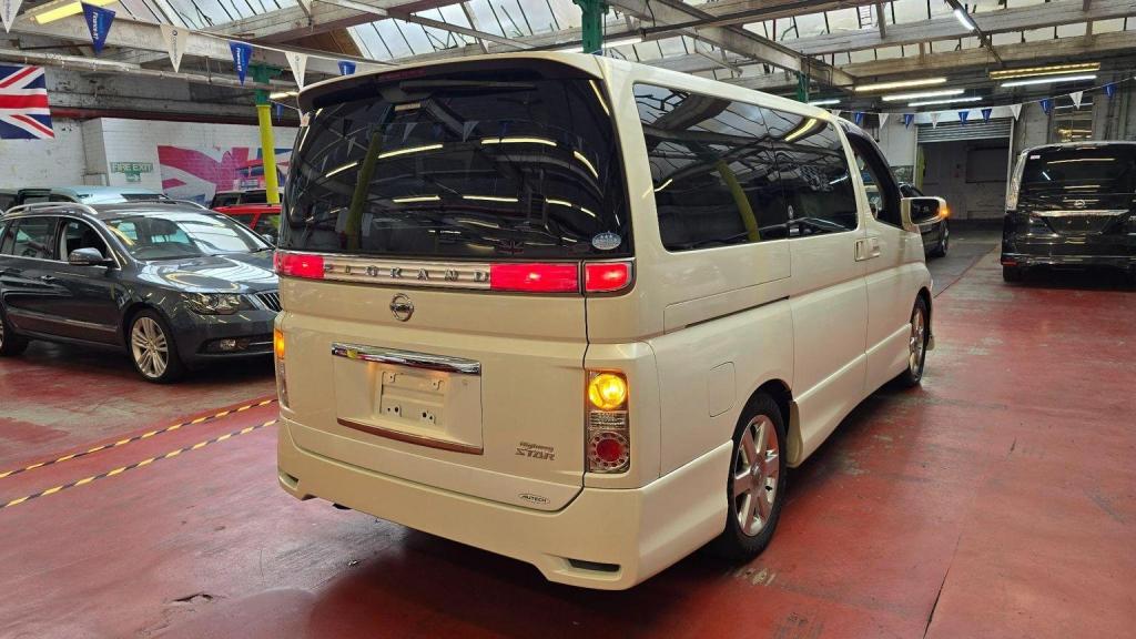 NISSAN ELGRAND