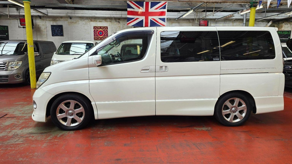 NISSAN ELGRAND