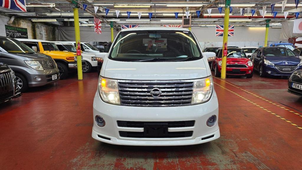 NISSAN ELGRAND