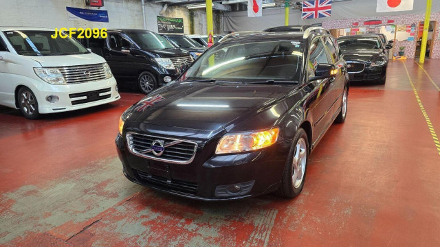 VOLVO V50